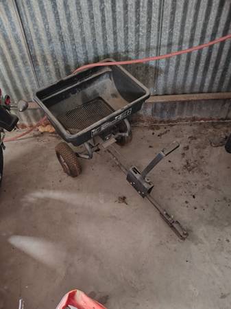 Pull behind fertilizer cart 1