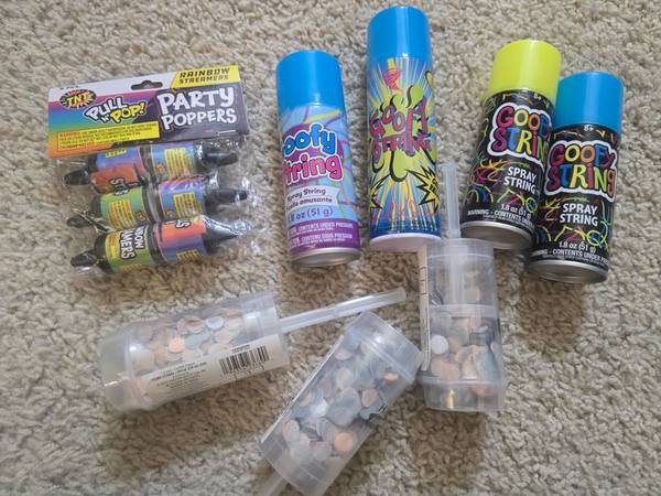 Silly string and party poppers 1