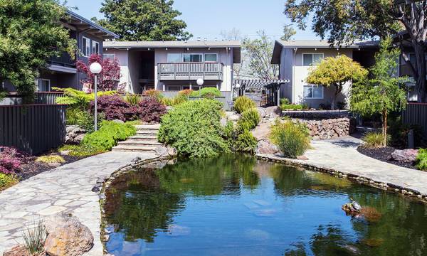 $2,455 / 2br - 900ft2 - Controlled access building, Swimming pool, 2 Bed (hayward / castro valley)63695803857153121