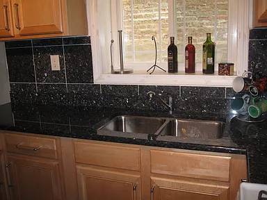 $1,600 / 2br - 1100ft2 - $1,600/2br- Check out this beautiful lower unit at Albany Park (Albany Park)64041476148483123