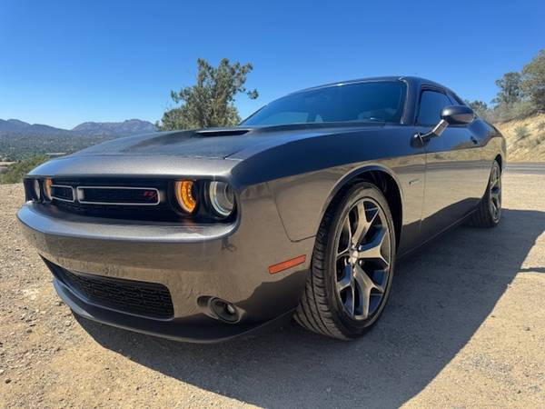 2015 Dodge Challenger R/T Plus HEMI 5.7L V8 engine that delivers 375hp 1