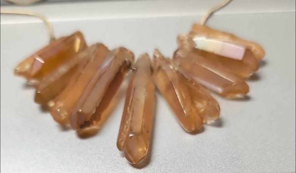 Natural quartz healing gemstone necklace 1