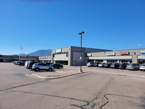 $15 / 1000ft2 - Gateway Plaza Shopping Center - 5 Retail Spaces Available (2322-2460 S Academy Blvd)63687067468163121