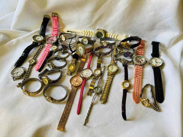 Vintage / Newer assorted ladies watch lot - $4563469928950531120