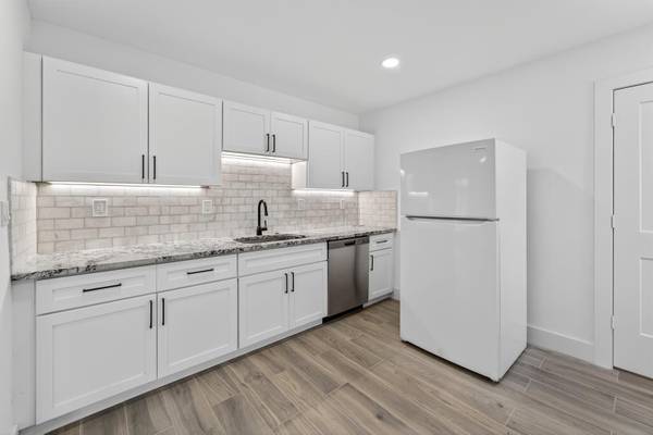 $5,200 / 3br - 1367ft2 - 3B/2B Updated Single Family Home in Sunny Isles (SUNNY ISLES BEACH)63906440667779120