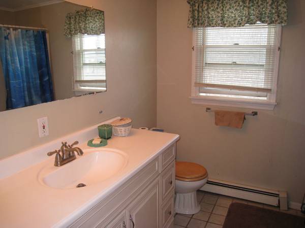 $1,900 / 3br - 900ft2 - Alquiler de invierno Salisbury Beach Unidad en planta baja (Salisbury Beach)63699236387587124