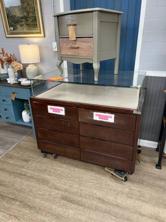 Commercial jewelry display cabinet 1