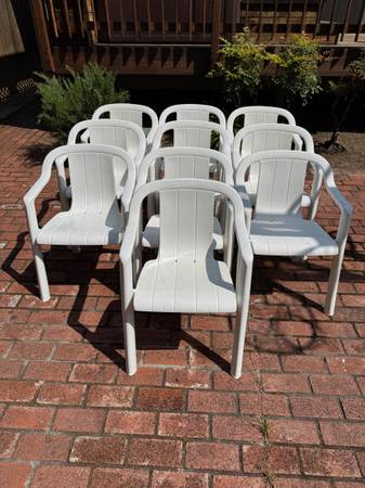 OUT DOOR PATIO CHAIRS (10) IN TOTAL 1