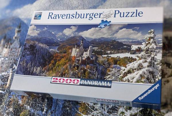 Ravensburger 'Neuschwanstein Castle' 2000 Pc Puzzle Christmas Gift 1