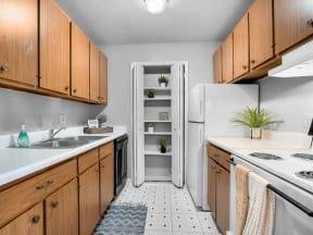 $775 / 1 hab - 650 pies² - ¡La relajación está a solo una llamada de distancia! (SW Cedar Rapids, Iowa)63679441384961121