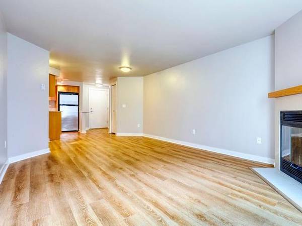 $1,995 / 1br - 630ft2 - walk to Lincoln Park & Alaska Junction + One Bedroom + West Seattle (West Seattle)63688531813763120