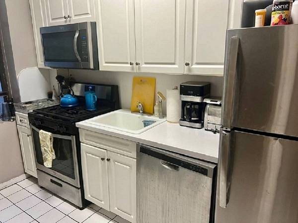 $580 / 1br - SPACIOUS PRIVATE ROOM CLOSE TO BANNER UNIVERSITY HOSPITAL (Tucson, AZ)63674996490883123