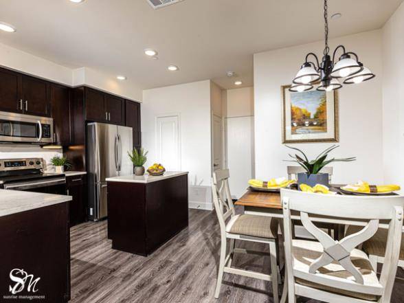$3,295 / 3br - 1632ft2 - SAVE ON RENT in Ramona! Huge 3 Bedroom, Two-Story Townhomes (San Diego)63657226266753123