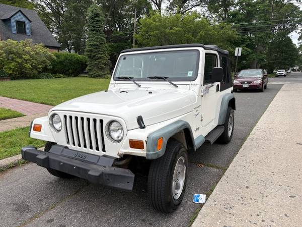 1998 Jeep Wrangler Sport, 6 cilindros, Sport* 4WD * Automático * 127 K * NEG * - $2,75063614220729475120