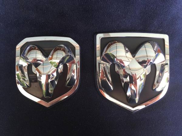 Ram Emblems OEM 1