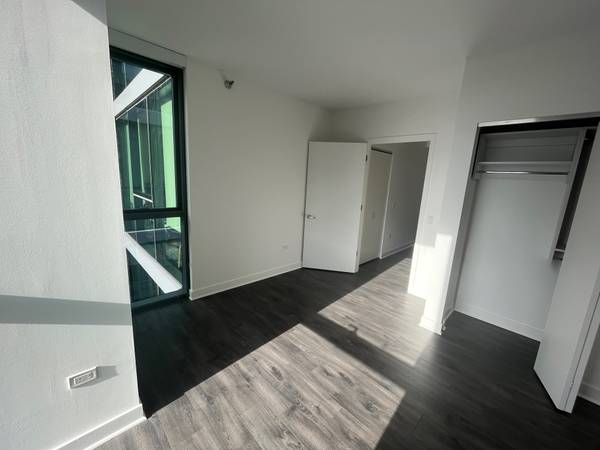 $3,800 / 2br - 2 bed in River North with ss appliances, hw floors, w/d in unit (River North)63781441827715122