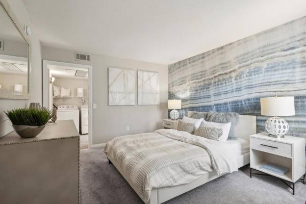 $1,525 / 2br - 920ft2 - Strength Training Equipment, Full Size Washer & Dryer Included (Las Vegas)63907025624578123