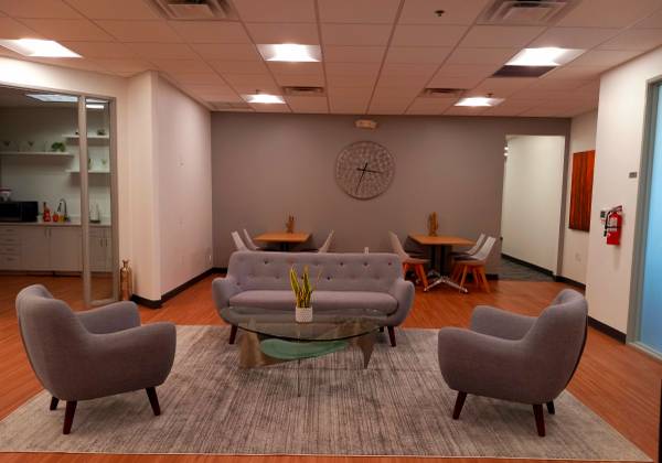 $616 Avoid the Long Commute: Find Your Ideal Workspace at  Fountain Hills! (Fountain Hills)64024997713922122
