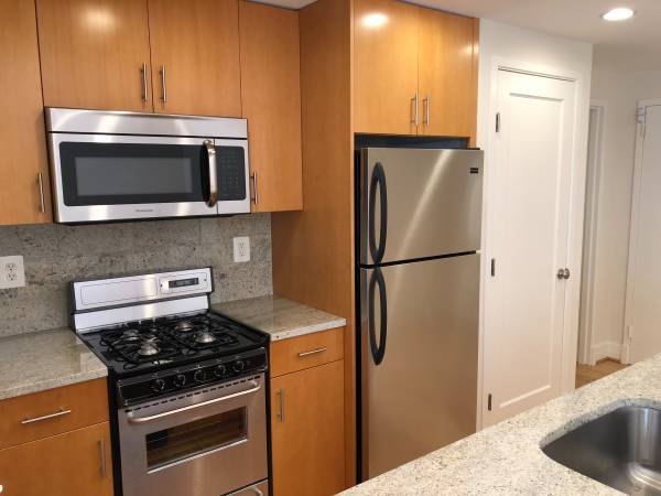 $2,400 / 460ft2 - Studio in Dupont with in unit W/D and great view! Tour Today! (Dupont Circle)63896277967491121