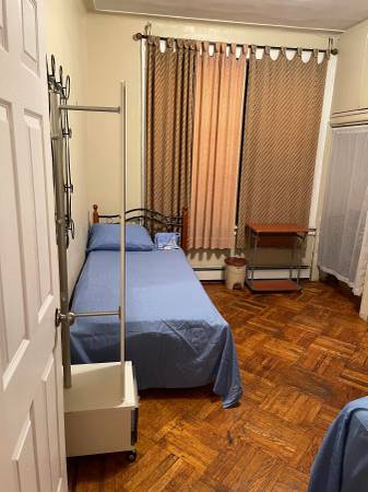 $700 / 2br - Share room for rent in Astoria63912045539459120