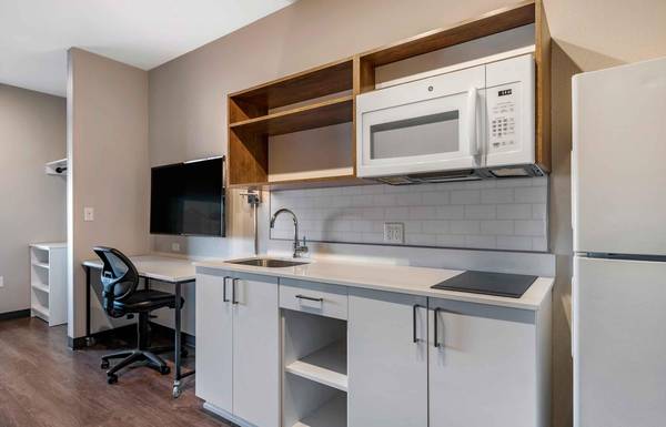 $1,500 / 1br - Remodeling? Need a Temporary Housing? Welcome Home! (Gibsonton)64002493541249123