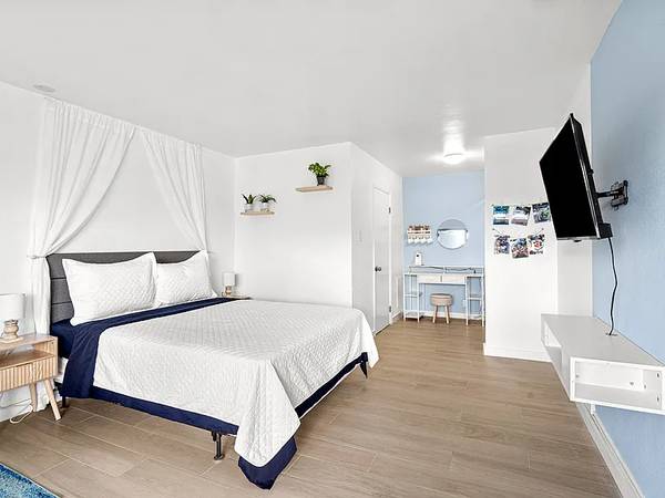 $1,150 FURNISHED 12 MONTHS-ALL UTILITIES INCLUDED (FT LAUDERDALE)64051004105730120