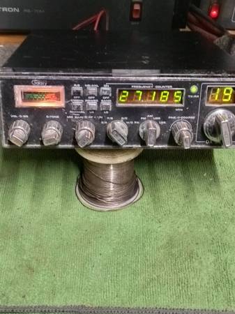 5) Radios CB Radio 1