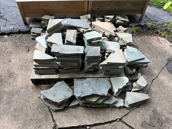 Colonial Bluestone (Snapped/Irregular) 1