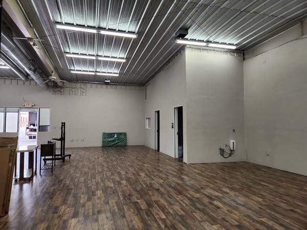 $3,950 / 3750ft2 - ***Available Now! 3,750 sq.ft. (44 NE 51 St OKC, OK)63670503212931124