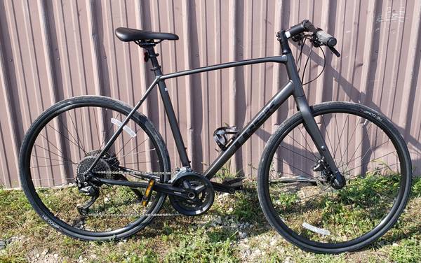 VENTA DE BICICLETAS MÓVIL 8/16 - 8/17 de 10 a.m. a 4 p.m. Trek, Specialized y más - $150 (Racine)63441466790785120
