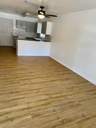 $1200.00 / 2br - 800ft2 - 2 Bed 1.5 bath Appartment B63823035329923122