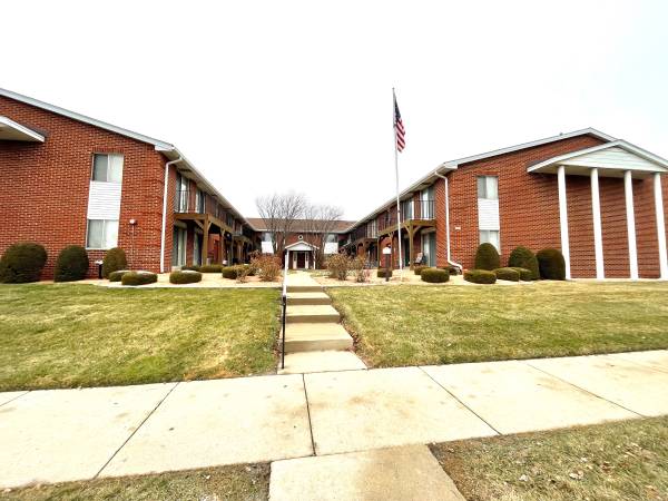 1 Cozy 1 BR in West Allis - Heat Included- First Month Free! 1