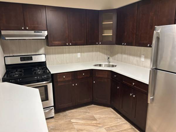 $1,900 / 1100ft2 - FULLY FURNISHED LARGE STUDIO APT with ALL UTILITIES INCLUDED (Ozone Park)63788408574211124
