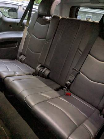 CADI-ESCALADE  ESV  2019 - $35,000 (ALEXANDRIA)636163463255071213