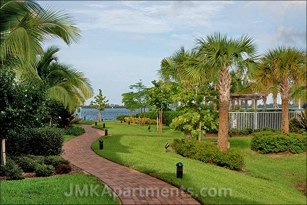 $2,700 / 2br - 2 bath lakefront property (North Palm Beach)64002013308162120