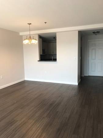 $2,450 / 2br - 1040ft2 - Secure Access, Garage, Dog Park (180 Woodbury St, Manchester, NH)63656212311939120