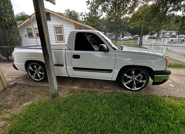 2004 Chevy Silverado Stepside - CATEYE Built to Impress 1