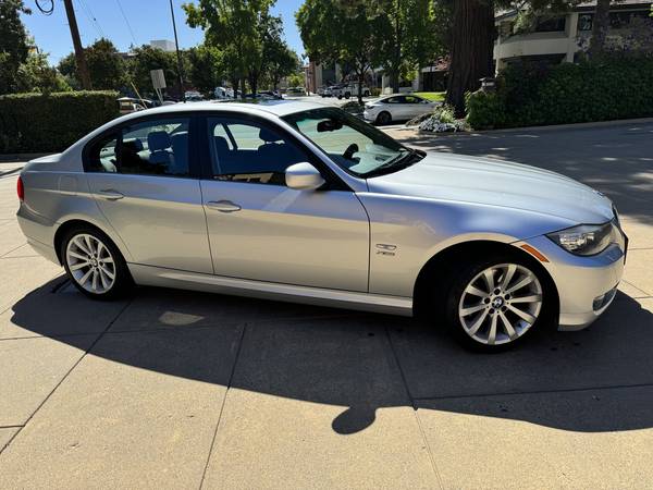 2011 BMW 328i xDrive - Plata, pocos kilómetros, tracción en las cuatro ruedas - $9.900 (menlo park)63469742795651123