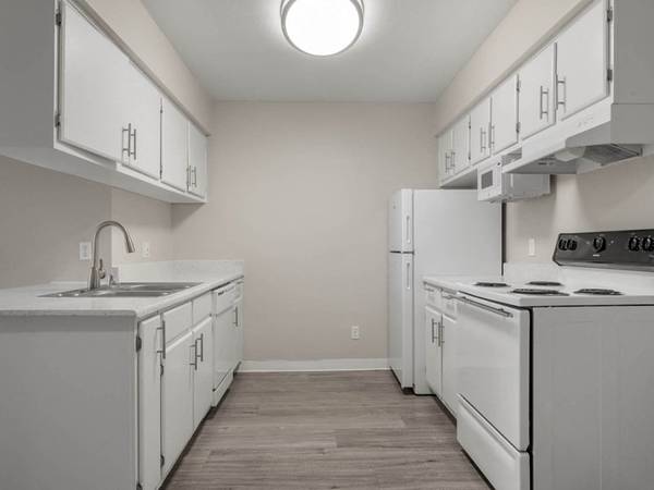 $1,750 / 2hab - 844ft2 - Lancaster CA, Estufa Eléctrica, 2Hab 1Ba, Piso de Lámina de Vinilo (43230 Gadsden Avenue, Lancaster, CA)63876594107649124
