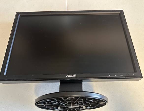 Asus VW193 - VW193TR 19' LCD Computer Monitor - 1