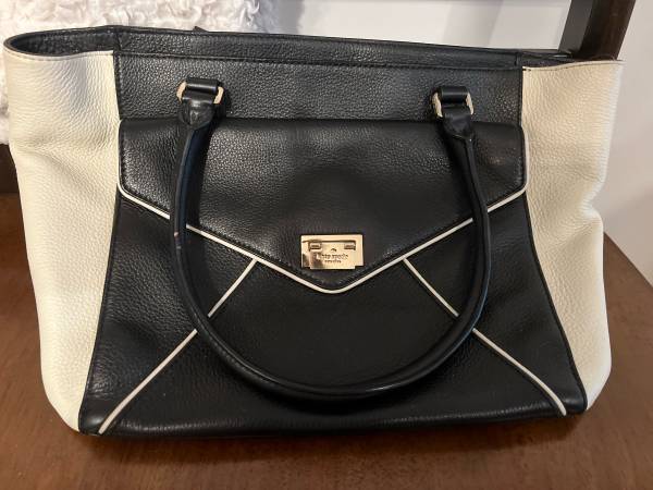 Kate Spade Leather Purse 1