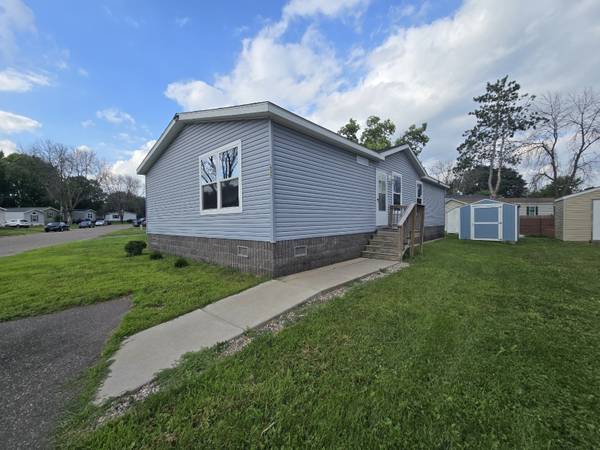 $99,900 / 3br - 1456ft2 - Like New!  Large Lot!  Shed Included! (Lake Elmo)63868813317123120