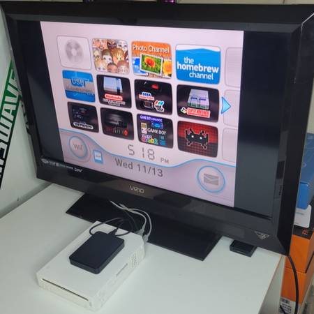 Consola Wii con paquete de 2 TB - $300 (Van Nuys, CA)63435358261379121