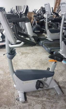 Precor UBK 885 Upright Bike Commercial Grade 1