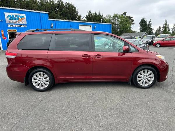 2012 Toyota Sienna 5dr 7-Pass Van V6 XLE AWD (Natl) - $9,995 (Lynnwood Washington)63622986917249123