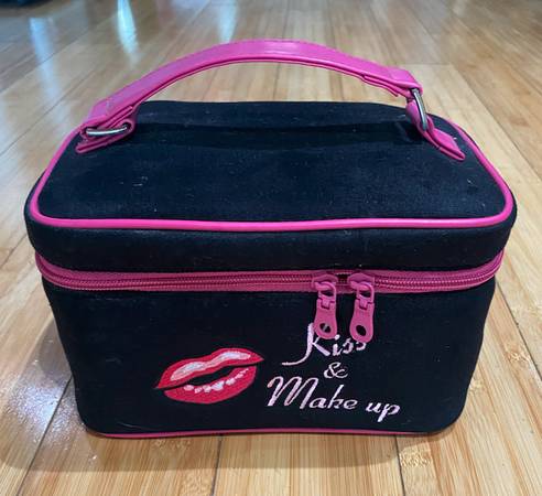 Make-up bag-FREE 1
