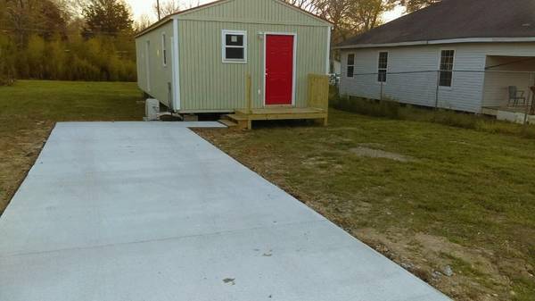 Charming and Efficient 2BR/1BA Home – Lawn Care Included! 1