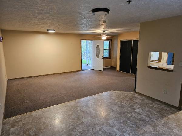 $2,000 / 4br - 4 BRD 2 BTH Townhouse - Weyauwega (Weyauwega)63845964557955121