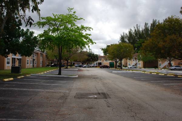 $1,900 / 2br - $1900 PHENOMENAL 2b/2b IN VERANO (MIRAMAR)64001845437441123