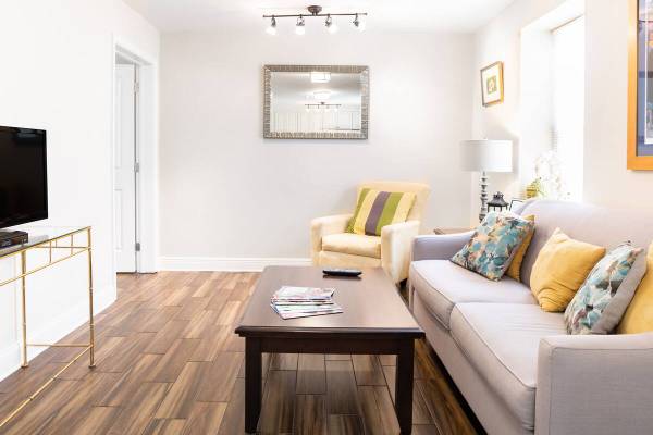 $193 / 2br - Beautiful French Quarter and Frenchmen Street Condo (New Orleans LA)63792268913281120